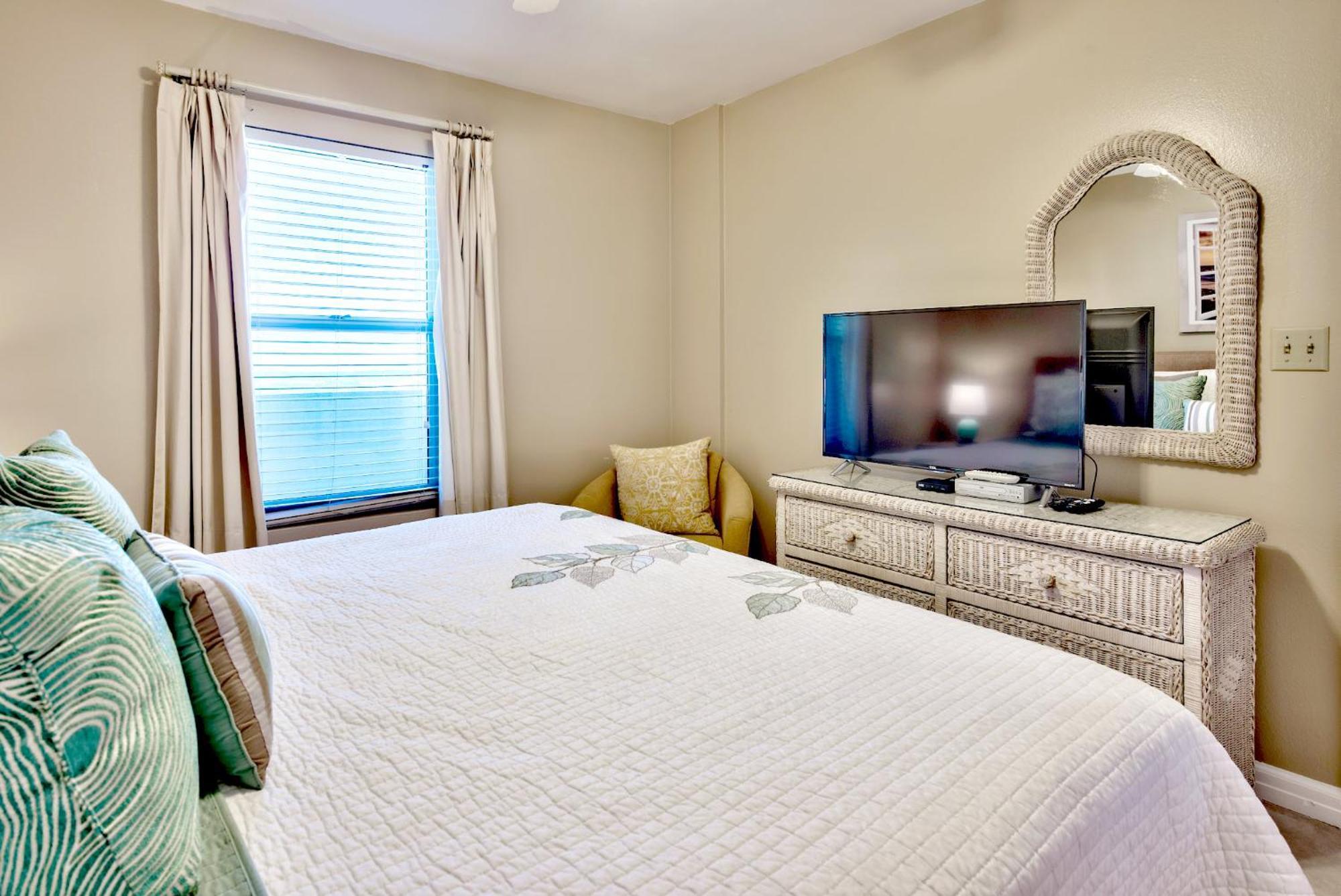 Pelican Beach Resort Condos Destin Room photo